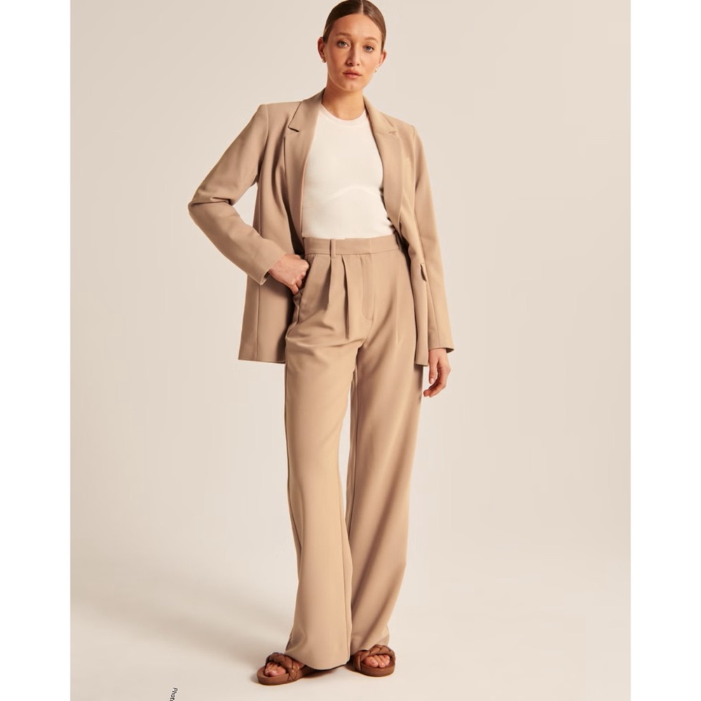 Abercrombie & fitch sloane tailored tan pants size small